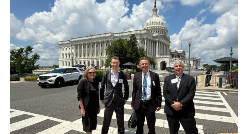 The print media assembles in front of the Capitol.